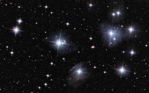 Obrázek otevřené hvězdokupy M45